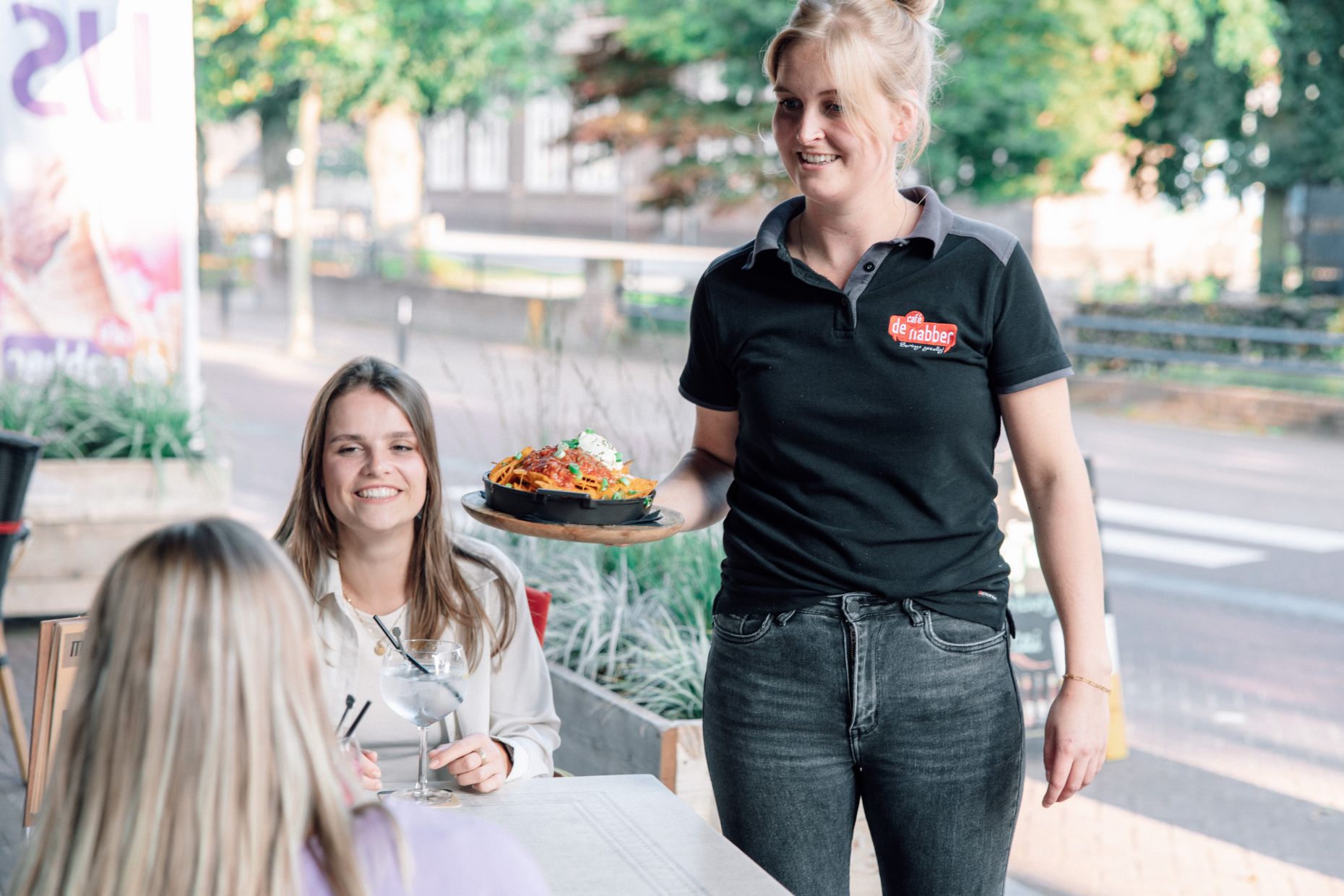 Lekker borrelen bij de Nabber Lekker borrelen bij de Nabber