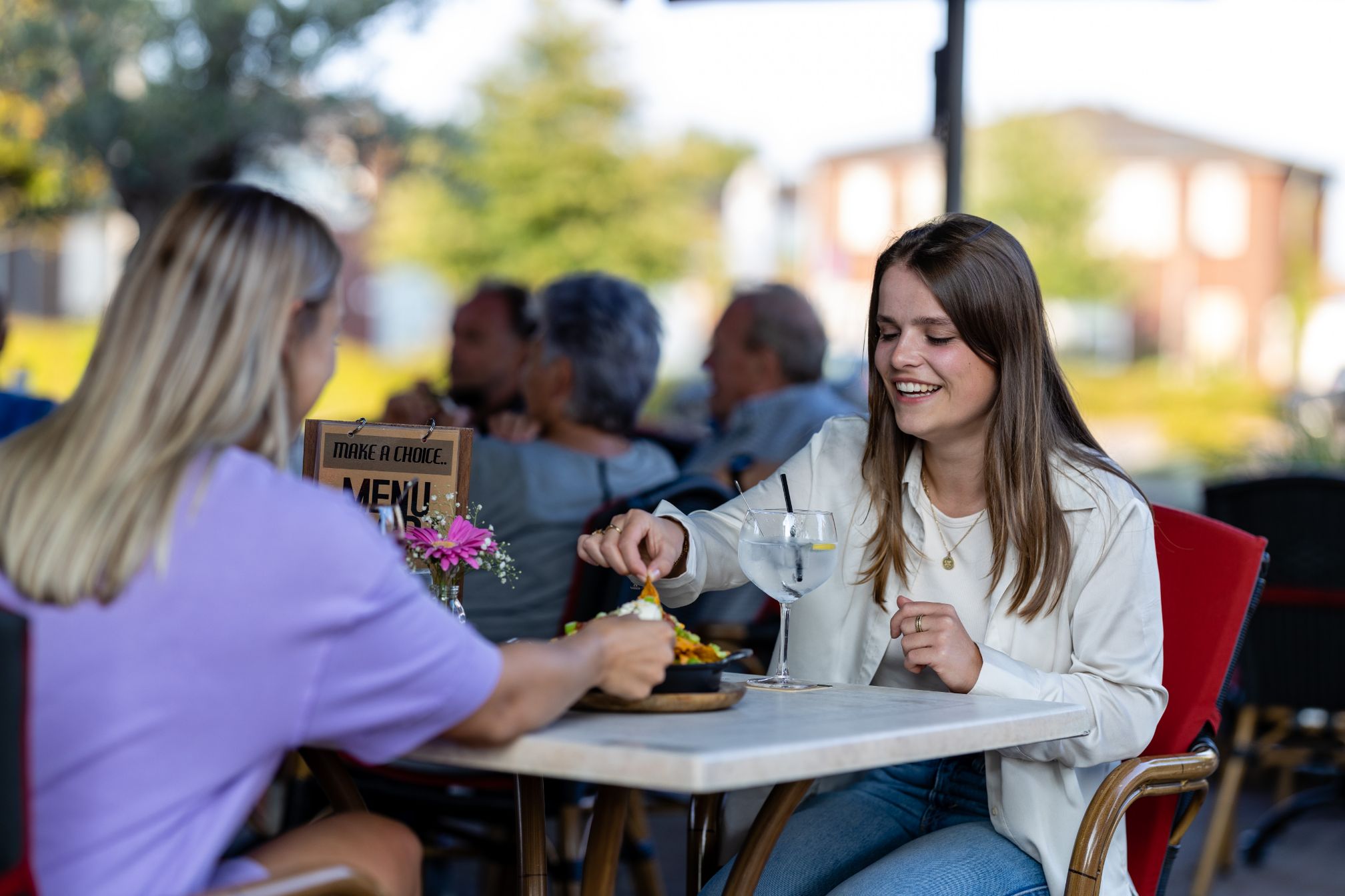 terrasje bij de Nabber in Beringe terrasje bij de Nabber in Beringe